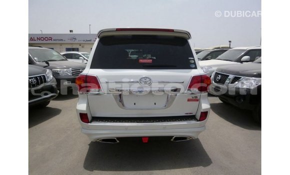 Acheter Import Voiture Toyota Land Cruiser Blanc à Import - Dubai, Artibonite Acheter Import Voiture Toyota Land Cruiser Blanc à Import - Dubai, Artibonite