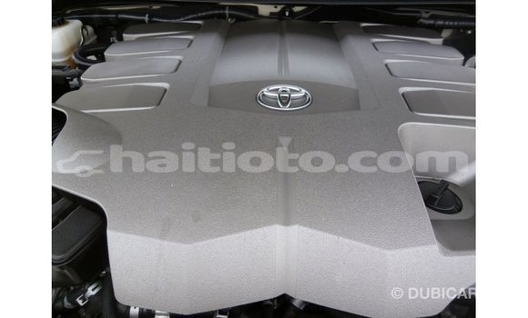 Acheter Import Voiture Toyota Land Cruiser Blanc à Import - Dubai, Artibonite Acheter Import Voiture Toyota Land Cruiser Blanc à Import - Dubai, Artibonite