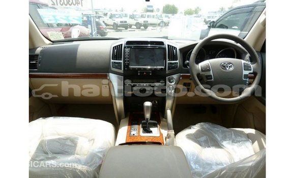 Acheter Import Voiture Toyota Land Cruiser Blanc à Import - Dubai, Artibonite Acheter Import Voiture Toyota Land Cruiser Blanc à Import - Dubai, Artibonite