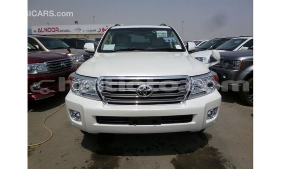 Acheter Import Voiture Toyota Land Cruiser Blanc à Import - Dubai, Artibonite Acheter Import Voiture Toyota Land Cruiser Blanc à Import - Dubai, Artibonite