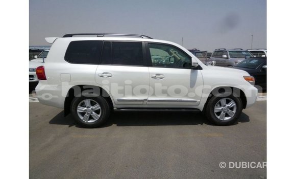 Acheter Import Voiture Toyota Land Cruiser Blanc à Import - Dubai, Artibonite Acheter Import Voiture Toyota Land Cruiser Blanc à Import - Dubai, Artibonite