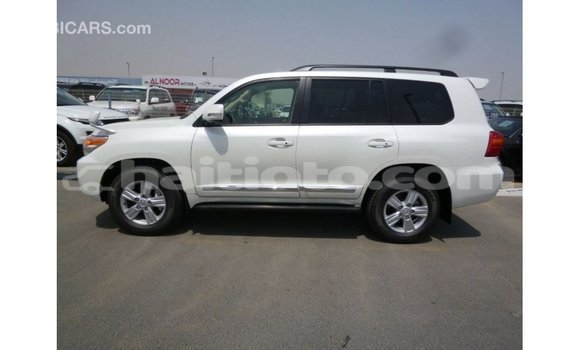 Acheter Import Voiture Toyota Land Cruiser Blanc à Import - Dubai, Artibonite Acheter Import Voiture Toyota Land Cruiser Blanc à Import - Dubai, Artibonite