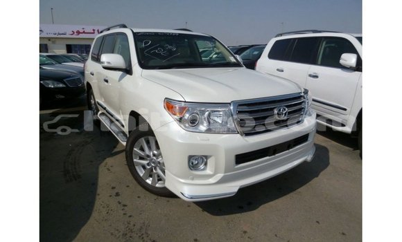 Acheter Import Voiture Toyota Land Cruiser Blanc à Import - Dubai, Artibonite Acheter Import Voiture Toyota Land Cruiser Blanc à Import - Dubai, Artibonite