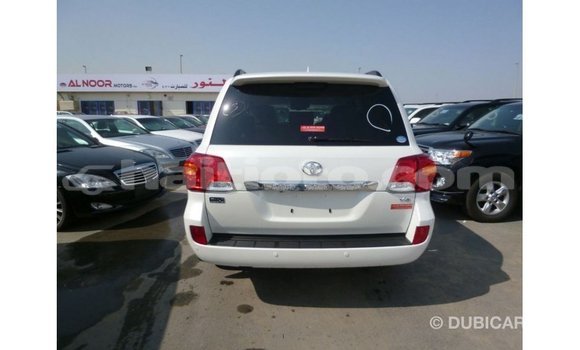 Acheter Import Voiture Toyota Land Cruiser Blanc à Import - Dubai, Artibonite Acheter Import Voiture Toyota Land Cruiser Blanc à Import - Dubai, Artibonite