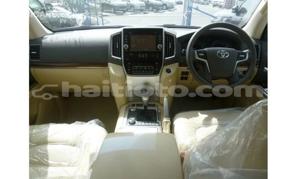 Acheter Import Voiture Toyota Land Cruiser Blanc à Import - Dubai, Artibonite Acheter Import Voiture Toyota Land Cruiser Blanc à Import - Dubai, Artibonite