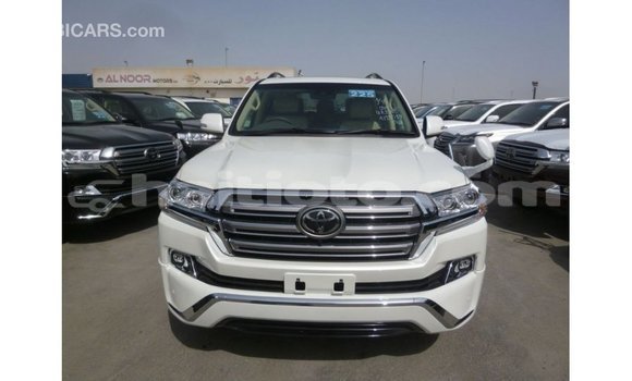 Acheter Import Voiture Toyota Land Cruiser Blanc à Import - Dubai, Artibonite Acheter Import Voiture Toyota Land Cruiser Blanc à Import - Dubai, Artibonite