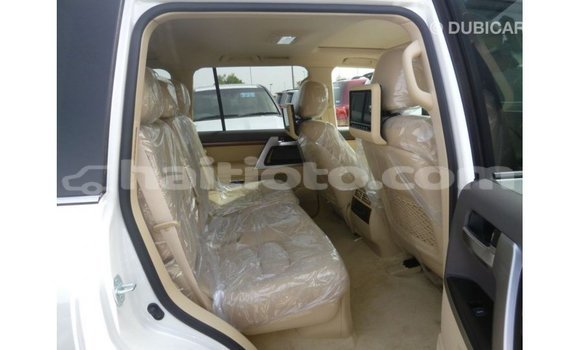 Acheter Import Voiture Toyota Land Cruiser Blanc à Import - Dubai, Artibonite Acheter Import Voiture Toyota Land Cruiser Blanc à Import - Dubai, Artibonite
