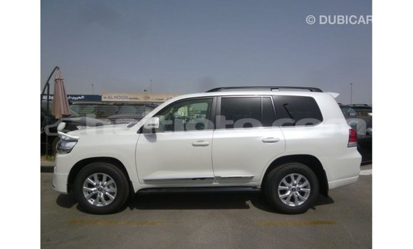Acheter Import Voiture Toyota Land Cruiser Blanc à Import - Dubai, Artibonite Acheter Import Voiture Toyota Land Cruiser Blanc à Import - Dubai, Artibonite