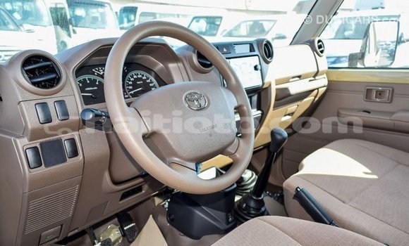 Acheter Import Voiture Toyota Land Cruiser Beige à Import - Dubai, Artibonite Acheter Import Voiture Toyota Land Cruiser Beige à Import - Dubai, Artibonite