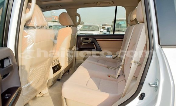 Acheter Import Voiture Toyota Land Cruiser Blanc à Import - Dubai, Artibonite Acheter Import Voiture Toyota Land Cruiser Blanc à Import - Dubai, Artibonite