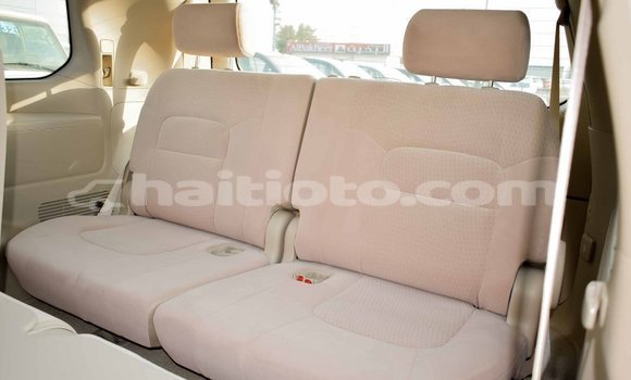 Acheter Import Voiture Toyota Land Cruiser Blanc à Import - Dubai, Artibonite Acheter Import Voiture Toyota Land Cruiser Blanc à Import - Dubai, Artibonite