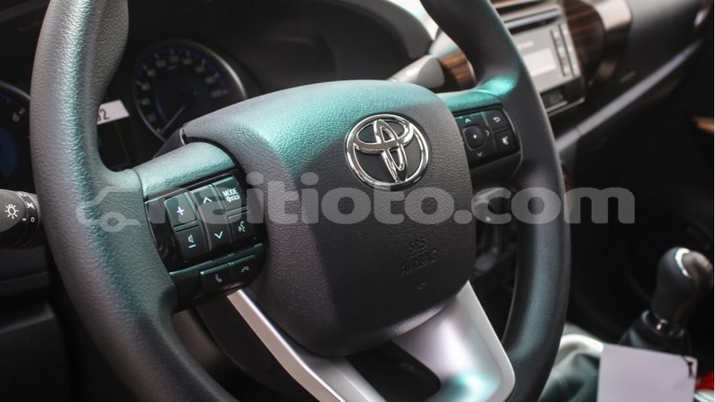 Big with watermark toyota hilux artibonite import dubai 2593