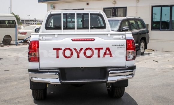 Acheter Import Voiture Toyota Hilux Blanc à Import - Dubai, Artibonite Acheter Import Voiture Toyota Hilux Blanc à Import - Dubai, Artibonite