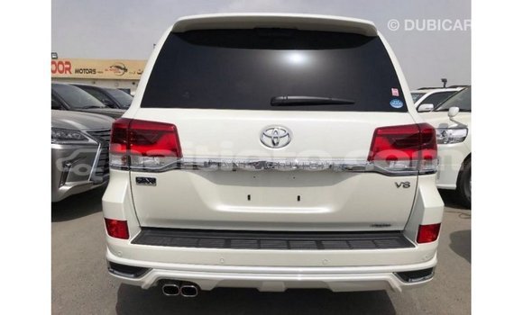 Acheter Import Voiture Toyota Land Cruiser Blanc à Import - Dubai, Artibonite Acheter Import Voiture Toyota Land Cruiser Blanc à Import - Dubai, Artibonite