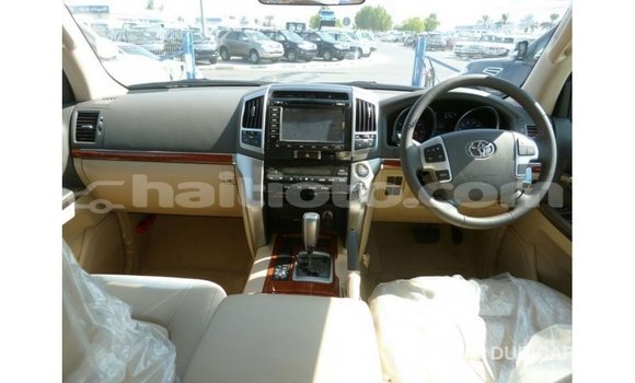 Acheter Import Voiture Toyota Land Cruiser Blanc à Import - Dubai, Artibonite Acheter Import Voiture Toyota Land Cruiser Blanc à Import - Dubai, Artibonite