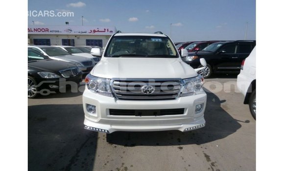 Acheter Import Voiture Toyota Land Cruiser Blanc à Import - Dubai, Artibonite Acheter Import Voiture Toyota Land Cruiser Blanc à Import - Dubai, Artibonite