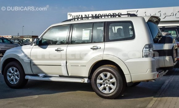 Acheter Import Voiture Mitsubishi Pajero Blanc à Import - Dubai, Artibonite Acheter Import Voiture Mitsubishi Pajero Blanc à Import - Dubai, Artibonite