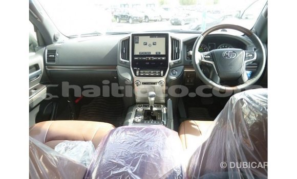 Acheter Import Voiture Toyota Land Cruiser Blanc à Import - Dubai, Artibonite Acheter Import Voiture Toyota Land Cruiser Blanc à Import - Dubai, Artibonite