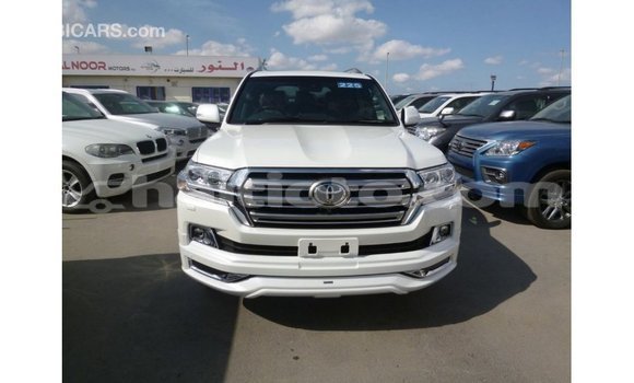 Acheter Import Voiture Toyota Land Cruiser Blanc à Import - Dubai, Artibonite Acheter Import Voiture Toyota Land Cruiser Blanc à Import - Dubai, Artibonite