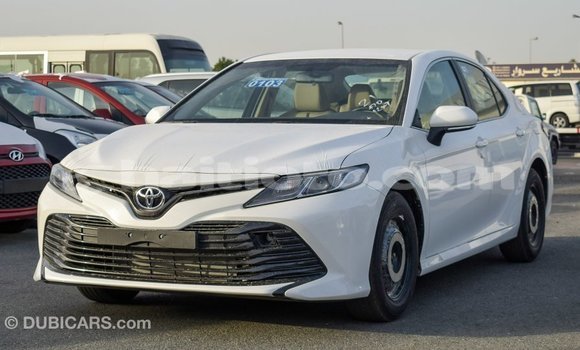 Acheter Import Voiture Toyota Camry Blanc à Import - Dubai, Artibonite Acheter Import Voiture Toyota Camry Blanc à Import - Dubai, Artibonite