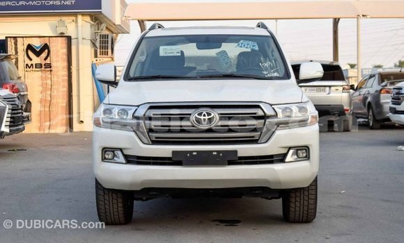 Acheter Import Voiture Toyota Land Cruiser Blanc à Import - Dubai, Artibonite Acheter Import Voiture Toyota Land Cruiser Blanc à Import - Dubai, Artibonite