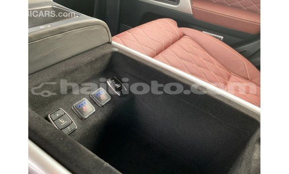 Acheter Import Voiture Toyota Land Cruiser Noir à Import - Dubai, Artibonite Acheter Import Voiture Toyota Land Cruiser Noir à Import - Dubai, Artibonite