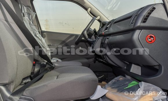 Acheter Import Voiture Toyota Hiace Blanc à Import - Dubai, Artibonite Acheter Import Voiture Toyota Hiace Blanc à Import - Dubai, Artibonite