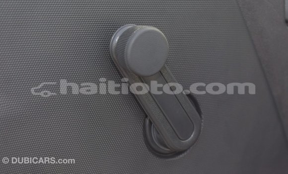 Acheter Import Voiture Toyota Hiace Blanc à Import - Dubai, Artibonite Acheter Import Voiture Toyota Hiace Blanc à Import - Dubai, Artibonite