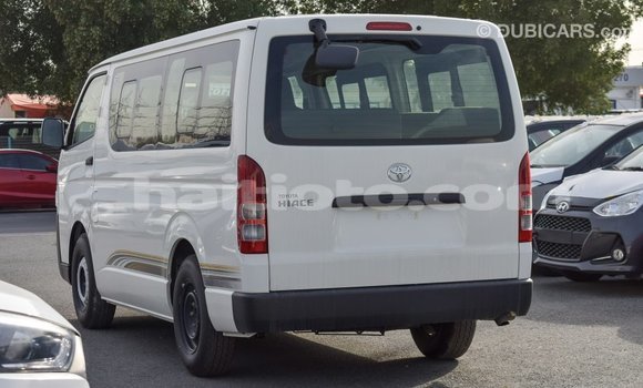 Acheter Import Voiture Toyota Hiace Blanc à Import - Dubai, Artibonite Acheter Import Voiture Toyota Hiace Blanc à Import - Dubai, Artibonite
