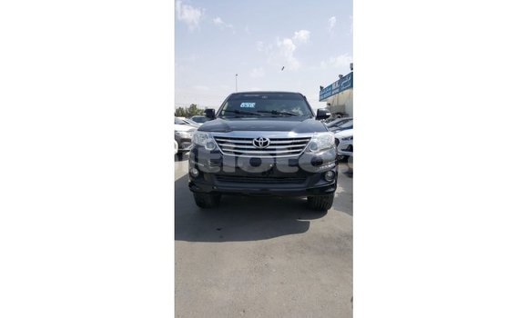 Acheter Import Voiture Toyota Fortuner Noir à Import - Dubai, Artibonite Acheter Import Voiture Toyota Fortuner Noir à Import - Dubai, Artibonite