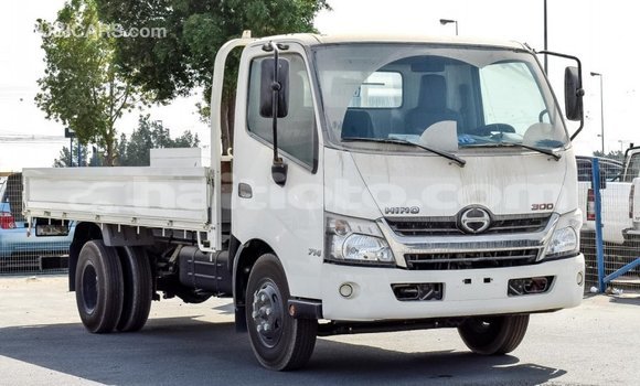 Acheter Import Utilitaire Hino 300 Series Blanc à Import - Dubai, Artibonite Acheter Import Utilitaire Hino 300 Series Blanc à Import - Dubai, Artibonite