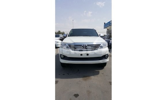Acheter Import Voiture Toyota Fortuner Blanc à Import - Dubai, Artibonite Acheter Import Voiture Toyota Fortuner Blanc à Import - Dubai, Artibonite