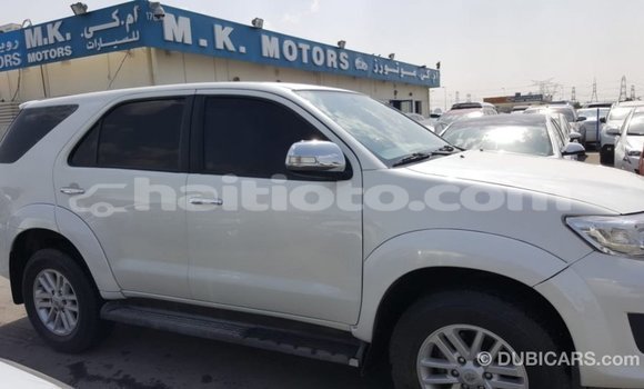 Acheter Import Voiture Toyota Fortuner Blanc à Import - Dubai, Artibonite Acheter Import Voiture Toyota Fortuner Blanc à Import - Dubai, Artibonite