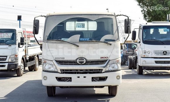 Acheter Import Utilitaire Hino 300 Series Blanc à Import - Dubai, Artibonite Acheter Import Utilitaire Hino 300 Series Blanc à Import - Dubai, Artibonite