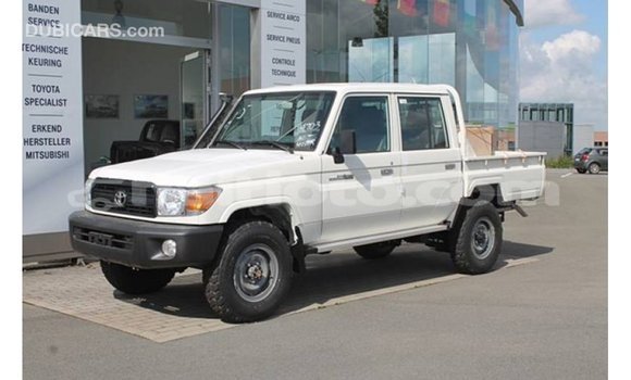 Acheter Import Voiture Toyota Land Cruiser Blanc à Import - Dubai, Artibonite Acheter Import Voiture Toyota Land Cruiser Blanc à Import - Dubai, Artibonite
