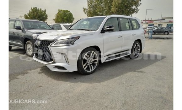 Acheter Import Voiture Lexus LX Blanc à Import - Dubai, Artibonite Acheter Import Voiture Lexus LX Blanc à Import - Dubai, Artibonite