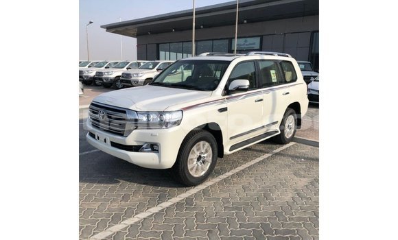 Acheter Import Voiture Toyota Land Cruiser Blanc à Import - Dubai, Artibonite Acheter Import Voiture Toyota Land Cruiser Blanc à Import - Dubai, Artibonite
