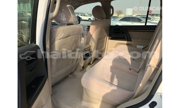 Acheter Import Voiture Toyota Land Cruiser Blanc à Import - Dubai, Artibonite Acheter Import Voiture Toyota Land Cruiser Blanc à Import - Dubai, Artibonite