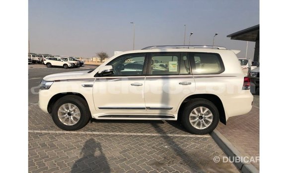 Acheter Import Voiture Toyota Land Cruiser Blanc à Import - Dubai, Artibonite Acheter Import Voiture Toyota Land Cruiser Blanc à Import - Dubai, Artibonite