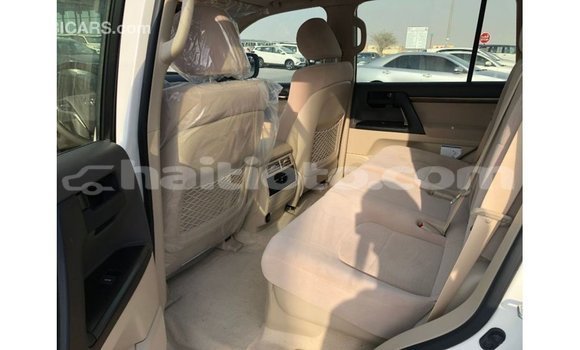 Acheter Import Voiture Toyota Land Cruiser Blanc à Import - Dubai, Artibonite Acheter Import Voiture Toyota Land Cruiser Blanc à Import - Dubai, Artibonite