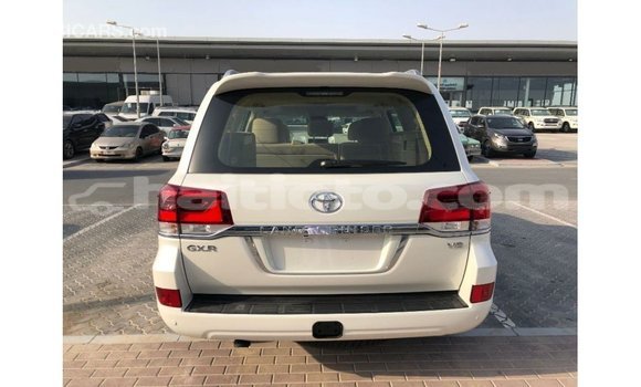 Acheter Import Voiture Toyota Land Cruiser Blanc à Import - Dubai, Artibonite Acheter Import Voiture Toyota Land Cruiser Blanc à Import - Dubai, Artibonite