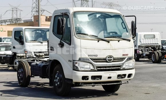 Acheter Import Utilitaire Hino 300 Series Blanc à Import - Dubai, Artibonite Acheter Import Utilitaire Hino 300 Series Blanc à Import - Dubai, Artibonite