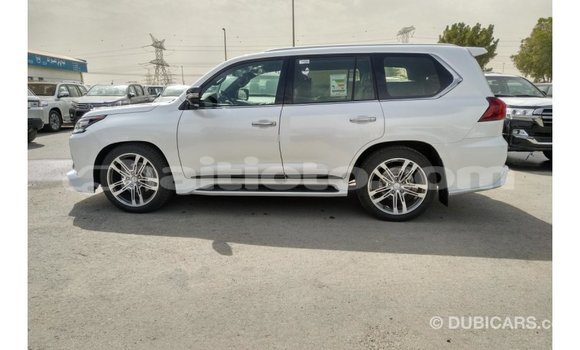 Acheter Import Voiture Lexus LX Blanc à Import - Dubai, Artibonite Acheter Import Voiture Lexus LX Blanc à Import - Dubai, Artibonite
