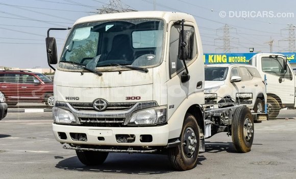 Acheter Import Utilitaire Hino 300 Series Blanc à Import - Dubai, Artibonite Acheter Import Utilitaire Hino 300 Series Blanc à Import - Dubai, Artibonite