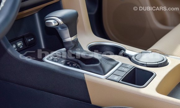 Acheter Import Voiture Kia Sportage Blanc à Import - Dubai, Artibonite Acheter Import Voiture Kia Sportage Blanc à Import - Dubai, Artibonite