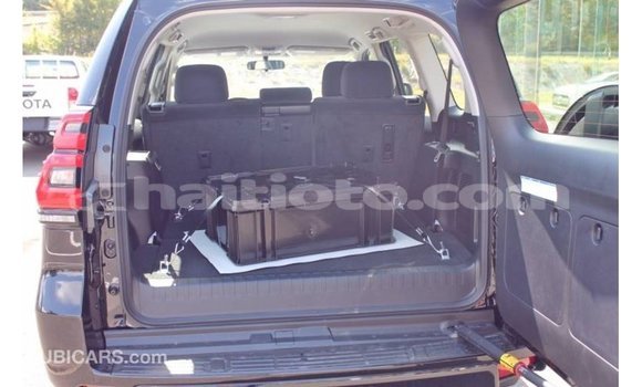 Buy Import Toyota Hilux Black Car in Import - Dubai in Artibonite Buy Import Toyota Hilux Black Car in Import - Dubai in Artibonite
