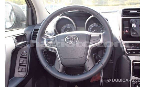 Buy Import Toyota Hilux Black Car in Import - Dubai in Artibonite Buy Import Toyota Hilux Black Car in Import - Dubai in Artibonite
