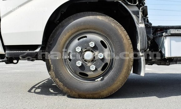 Acheter Import Utilitaire Hino 300 Series Blanc à Import - Dubai, Artibonite