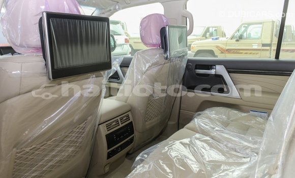 Acheter Import Voiture Toyota Land Cruiser Noir à Import - Dubai, Artibonite Acheter Import Voiture Toyota Land Cruiser Noir à Import - Dubai, Artibonite