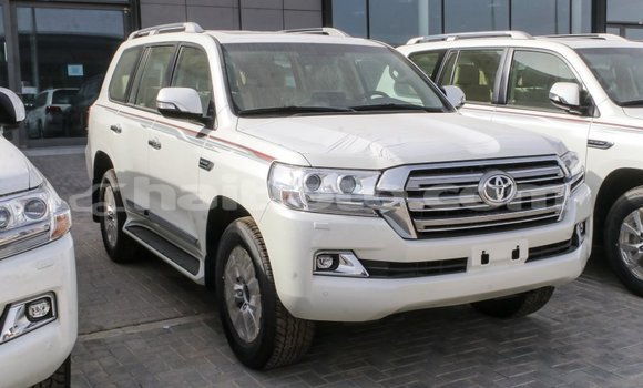 Acheter Import Voiture Toyota Land Cruiser Blanc à Import - Dubai, Artibonite Acheter Import Voiture Toyota Land Cruiser Blanc à Import - Dubai, Artibonite